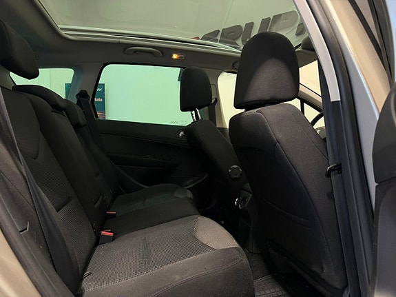 Peugeot 308 SW 17 of 19