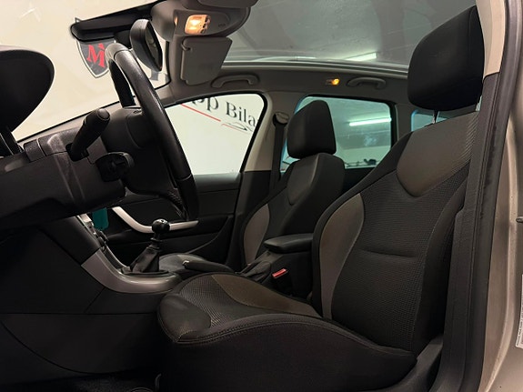 Peugeot 308 SW 14 of 19