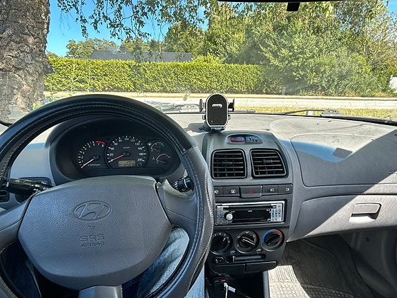 Hyundai Accent 6 of 7