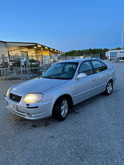 Hyundai Accent 5 of 7