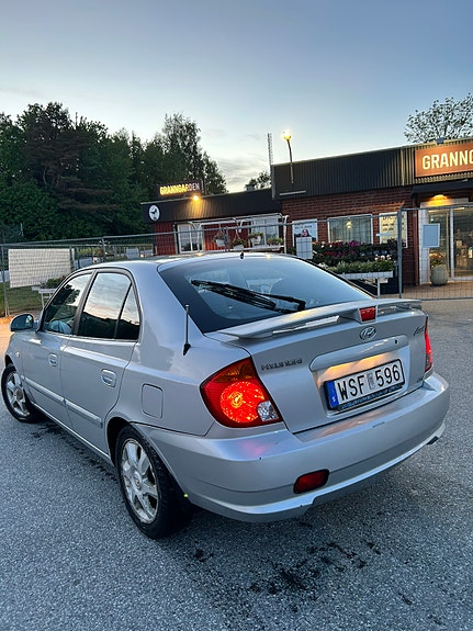 Hyundai Accent 4 of 7