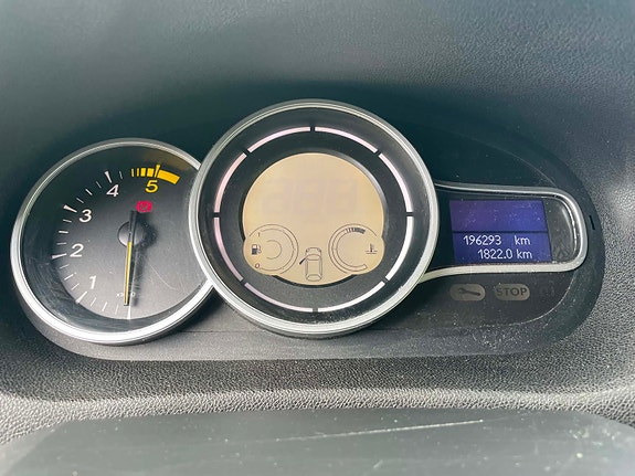 Renault Megane III 3 of 5