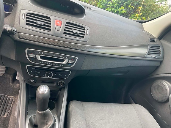 Renault Megane III 4 of 5