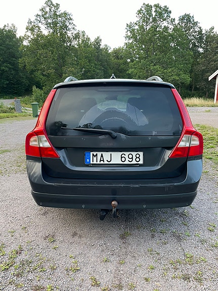 Volvo V70 4 of 5