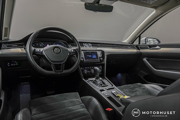 Volkswagen Passat 8 of 24