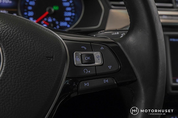 Volkswagen Passat 17 of 24