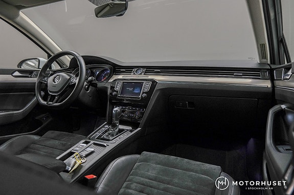 Volkswagen Passat 10 of 24