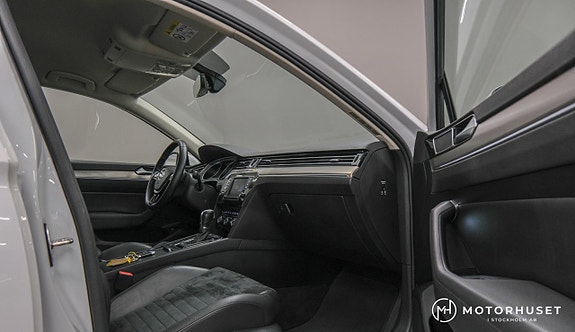 Volkswagen Passat 9 of 24