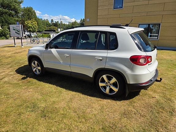 Volkswagen Tiguan 5 of 5