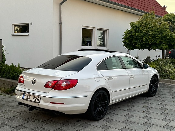 Volkswagen Passat CC 4 of 5
