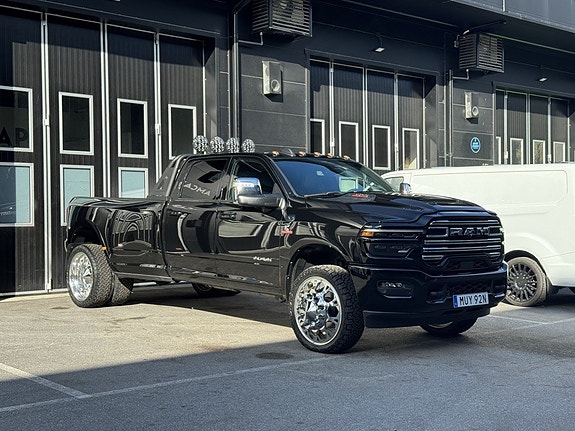 Dodge RAM 3500 11 of 25