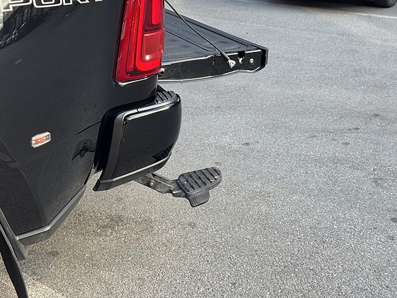 Dodge RAM 3500 21 of 25
