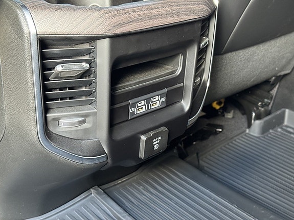 Dodge RAM 3500 24 of 25