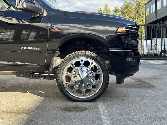 Dodge RAM 3500 9 of 25
