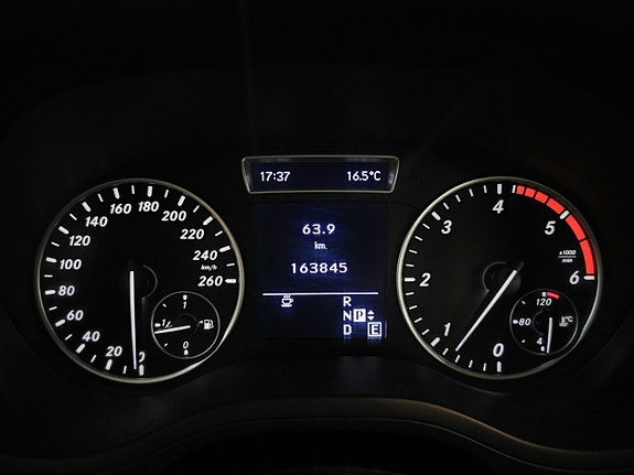 Mercedes-Benz B180 9 of 12