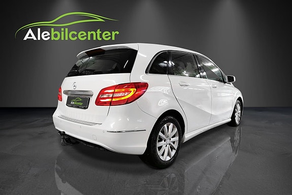 Mercedes-Benz B180 5 of 5