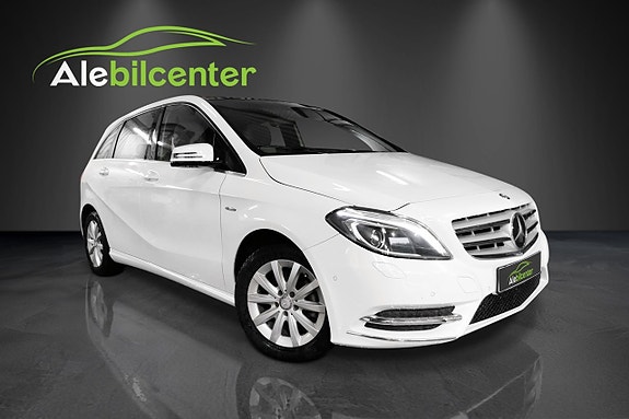 Mercedes-Benz B180 2 of 5