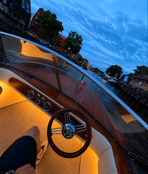 Tiger Boat Custom – Classic Italian-Style Teak Wooden Boat 9 of 9
