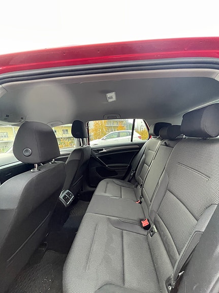 Volkswagen Golf VII 7 of 14