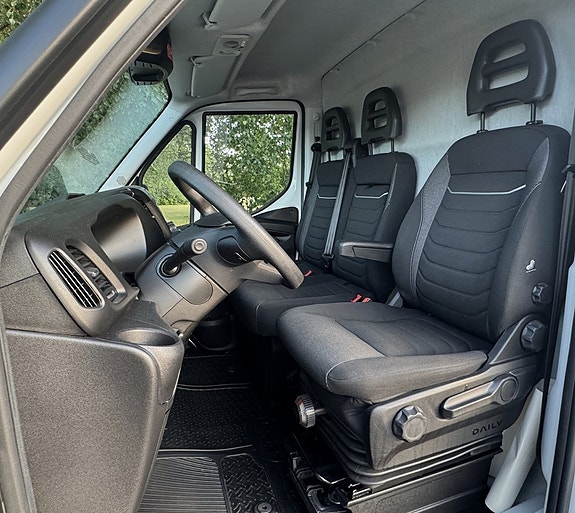 Iveco 35-140 10 of 19