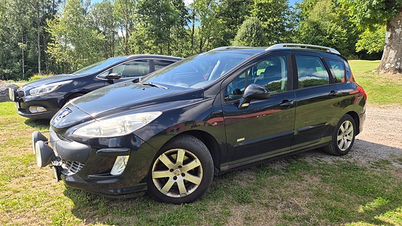 Peugeot 308 SW 3 of 5