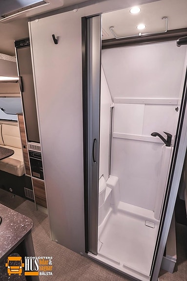 Bürstner B66 C644 / U-soffa & taksäng! Vinterpaket 6 of 11