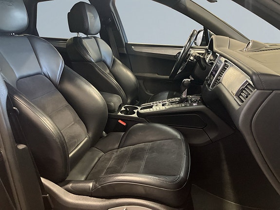 Porsche Macan 9 of 23