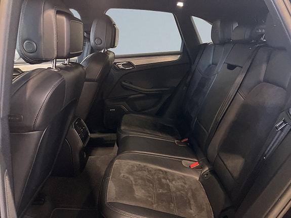 Porsche Macan 11 of 23