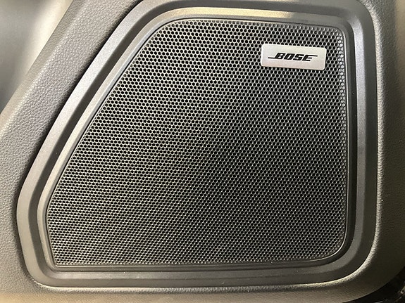 Porsche Macan 17 of 23