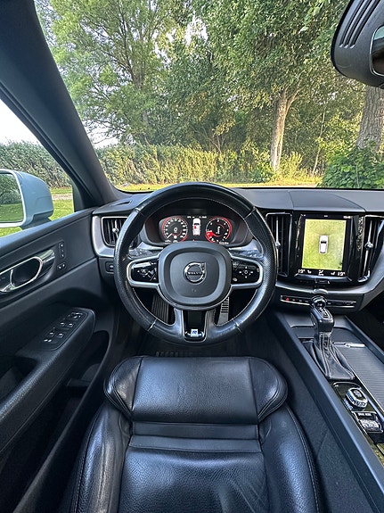Volvo XC60 17 of 20