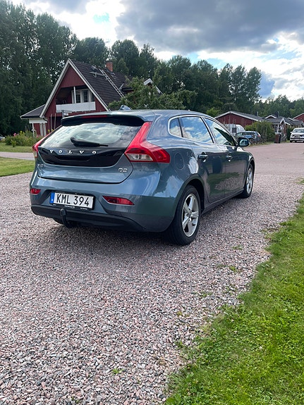 Volvo V40 3 of 5