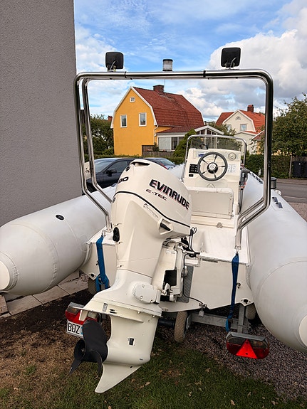 Rib Arimar med Evinrude E-Tec 90hk och Trailer från 2008 8 of 14