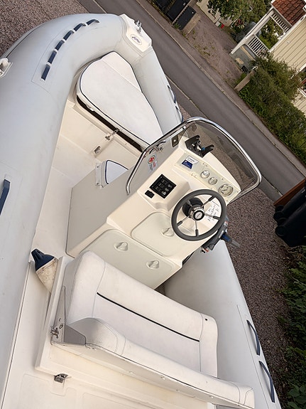 Rib Arimar med Evinrude E-Tec 90hk och Trailer från 2008 5 of 14