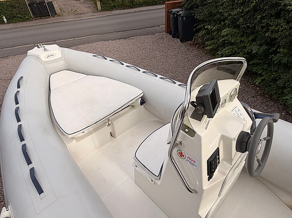 Rib Arimar med Evinrude E-Tec 90hk och Trailer från 2008 6 of 14