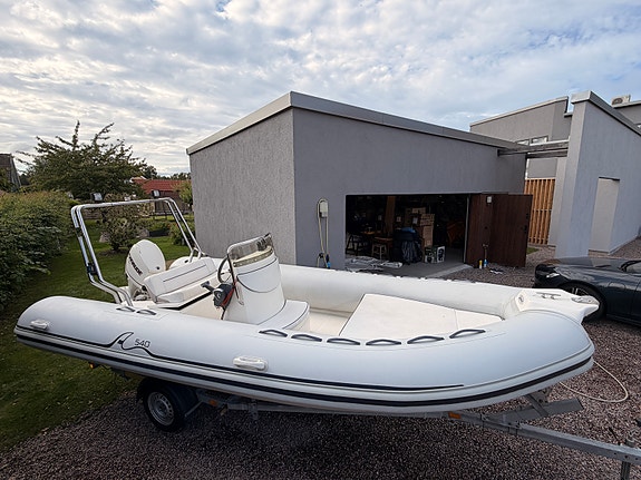 Rib Arimar med Evinrude E-Tec 90hk och Trailer från 2008 4 of 14