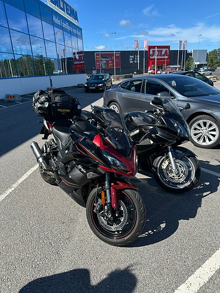 Kawasaki Ninja Z1000SX 3 of 3