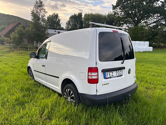 Volkswagen Caddy 2 of 5