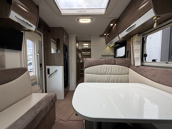 Pilote Galaxy G740 GJ Essentiel (150HK) Långbäddar! ALDE värme! Ugn! Vinteranpassad! Stort garage! 5 of 21