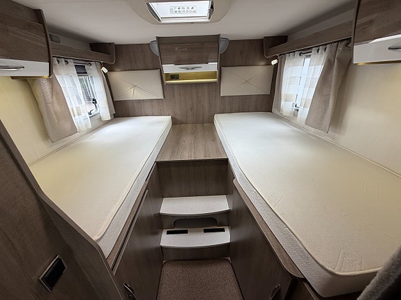 Pilote Galaxy G740 GJ Essentiel (150HK) Långbäddar! ALDE värme! Ugn! Vinteranpassad! Stort garage! 11 of 21