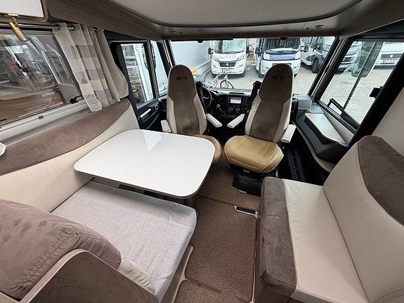 Pilote Galaxy G740 GJ Essentiel (150HK) Långbäddar! ALDE värme! Ugn! Vinteranpassad! Stort garage! 15 of 21