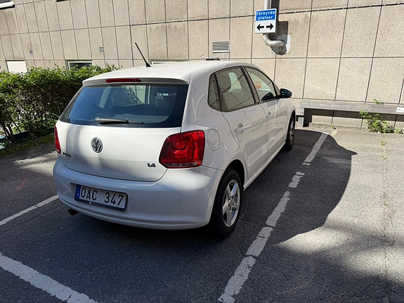Volkswagen Polo 2 of 4
