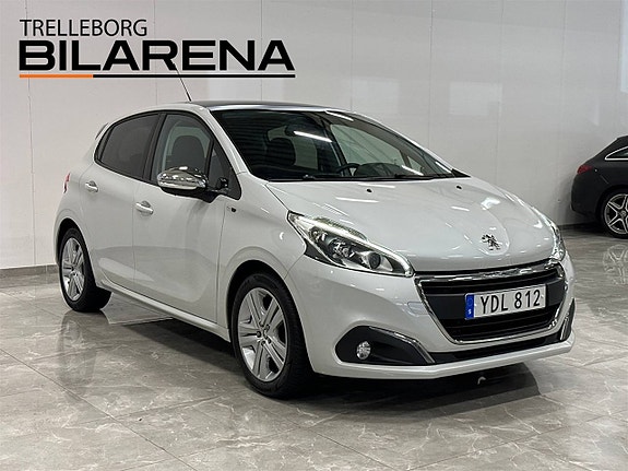 Peugeot 208 2 of 5