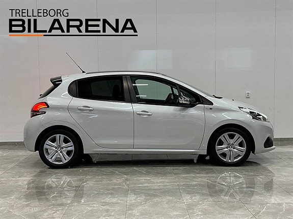 Peugeot 208 5 of 5