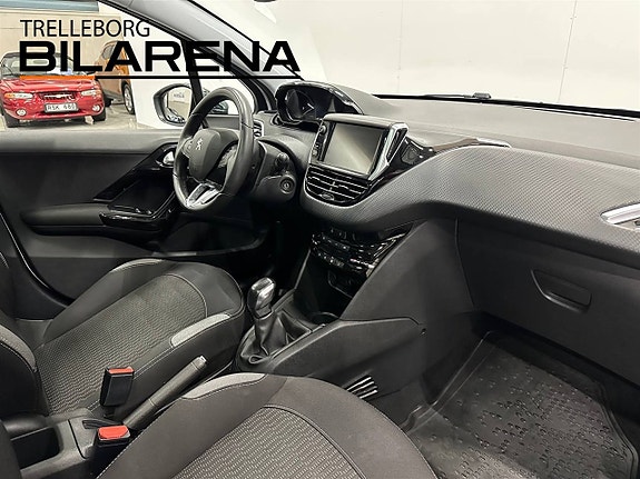 Peugeot 208 12 of 21