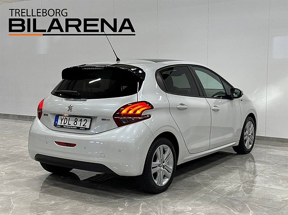 Peugeot 208 8 of 21