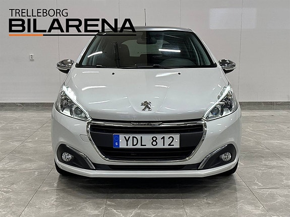 Peugeot 208 3 of 5