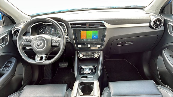 MG ZS 4 of 5