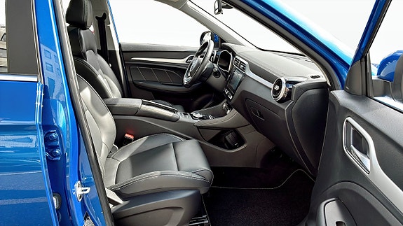 MG ZS 3 of 5