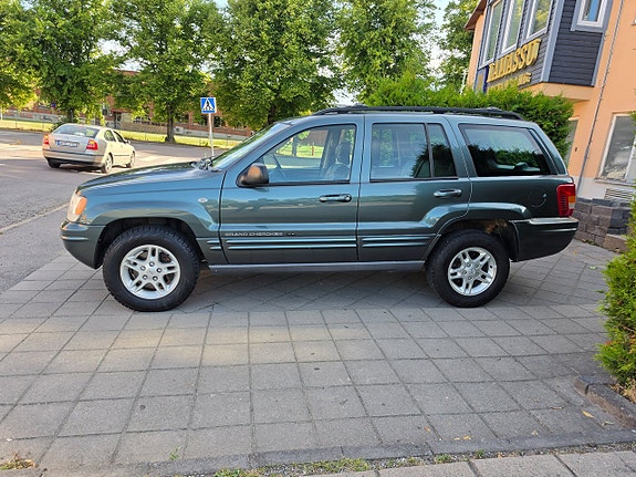 Jeep Grand Cherokee 10 of 24