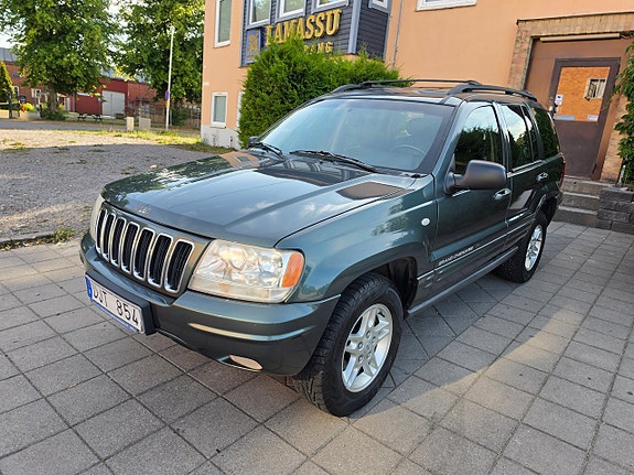 Jeep Grand Cherokee 2 of 24